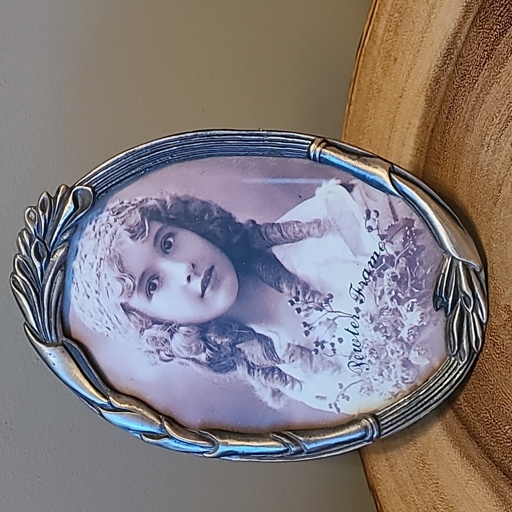 Vintage pewter oval frame